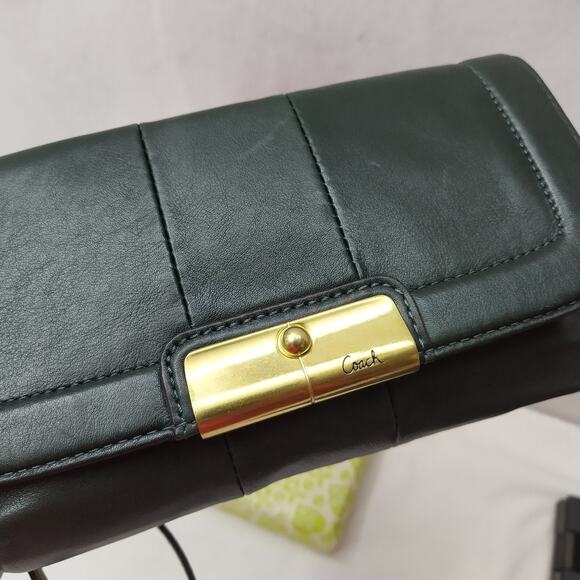 Coach Kristin Olive Green Leather Buckle Flap Closure Clutch Wristlet - Wallet - Picture 4 of 13